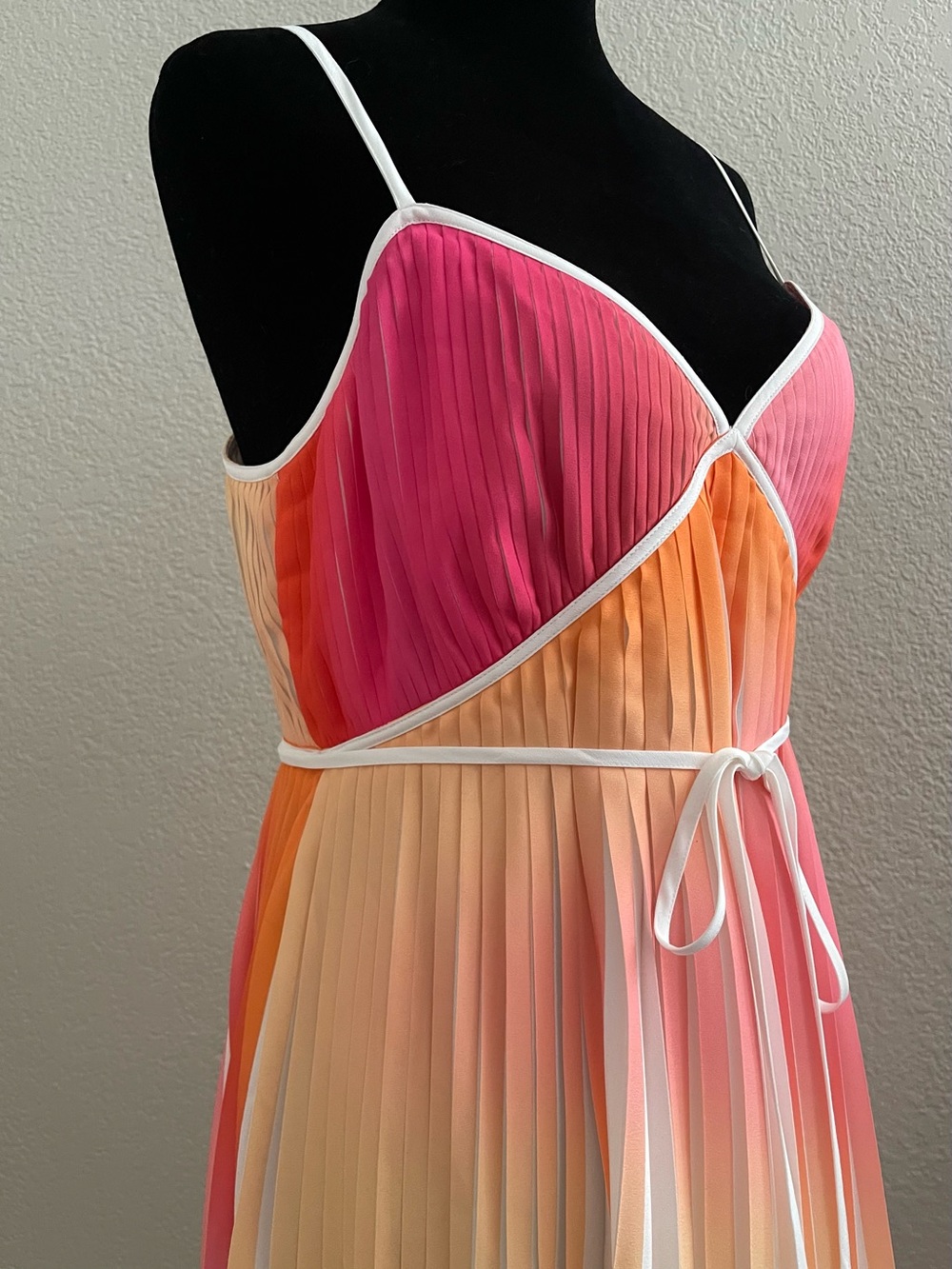 HALSTON Mollie Dress In Pleated Print - Picture 9 of 14